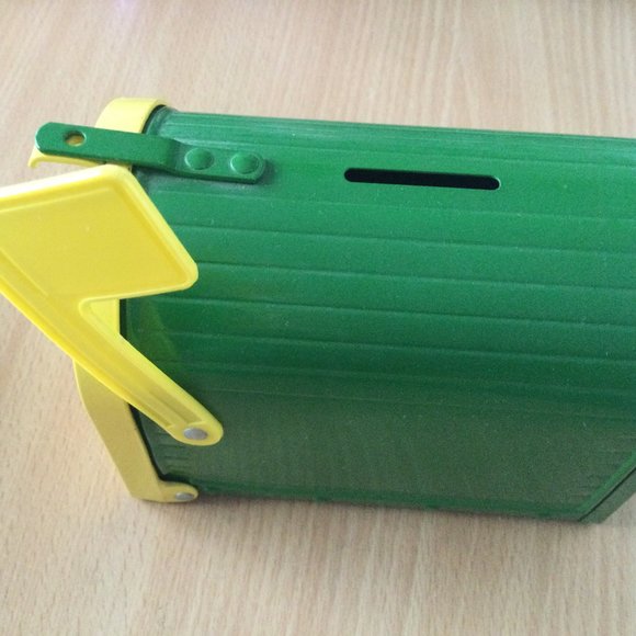 John DEERE green Mailbox figurine coin bank yellow flag metal - Picture 1 of 5